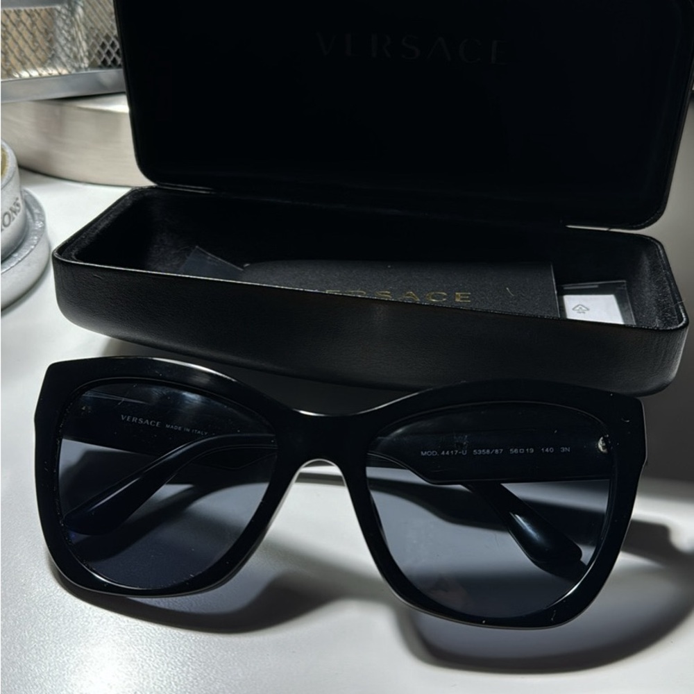 Versace women’s sunglasses black